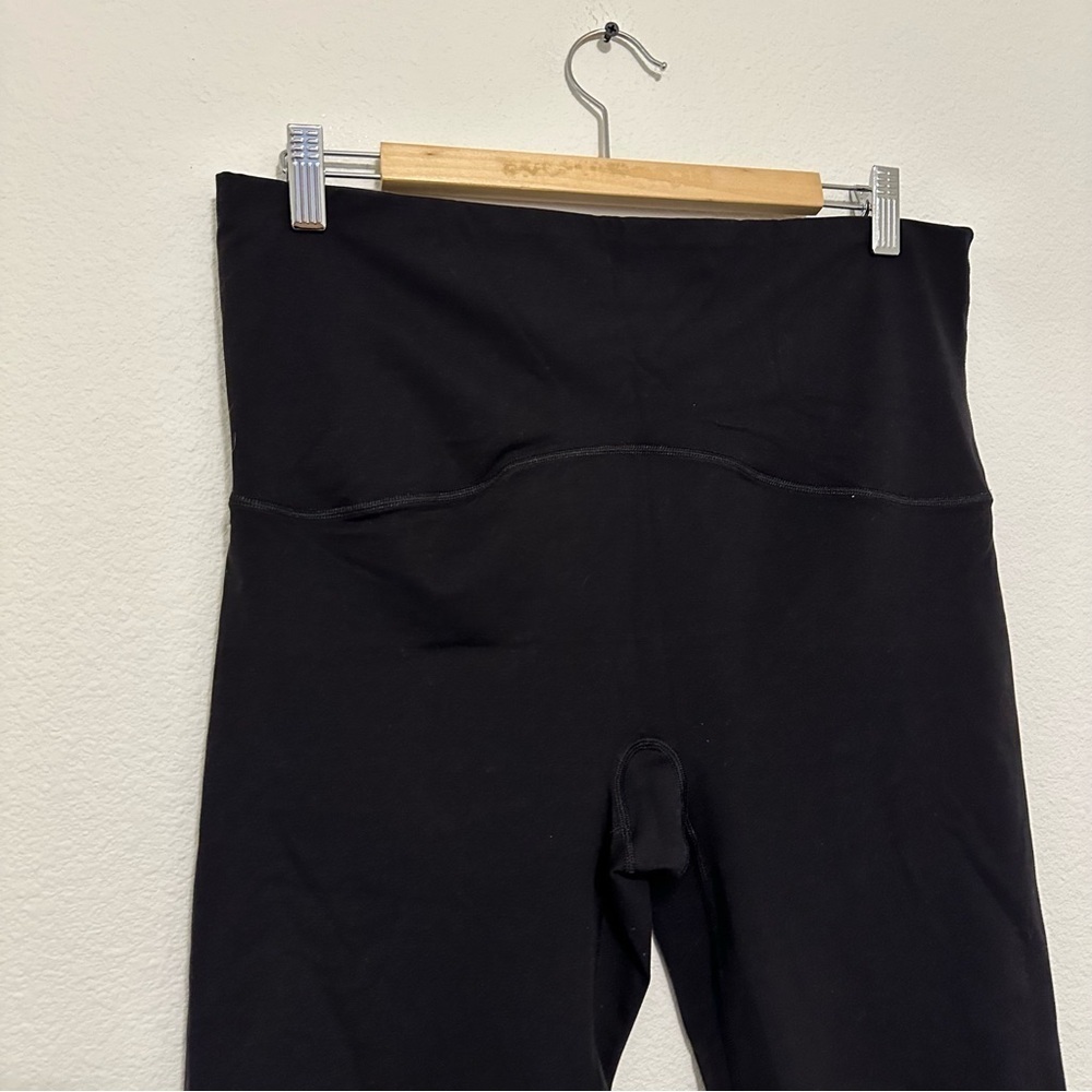 Spanx Shaping Compression Knee Length Leggings So… - image 3